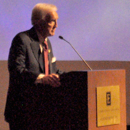 Ralph Emery making his acceptance speech.